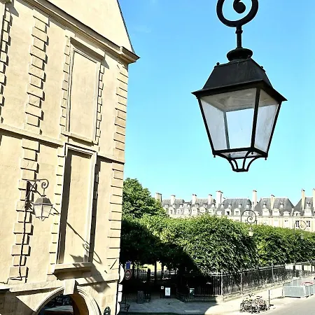 Place Des Vosges Chic&cultural Apartamento *